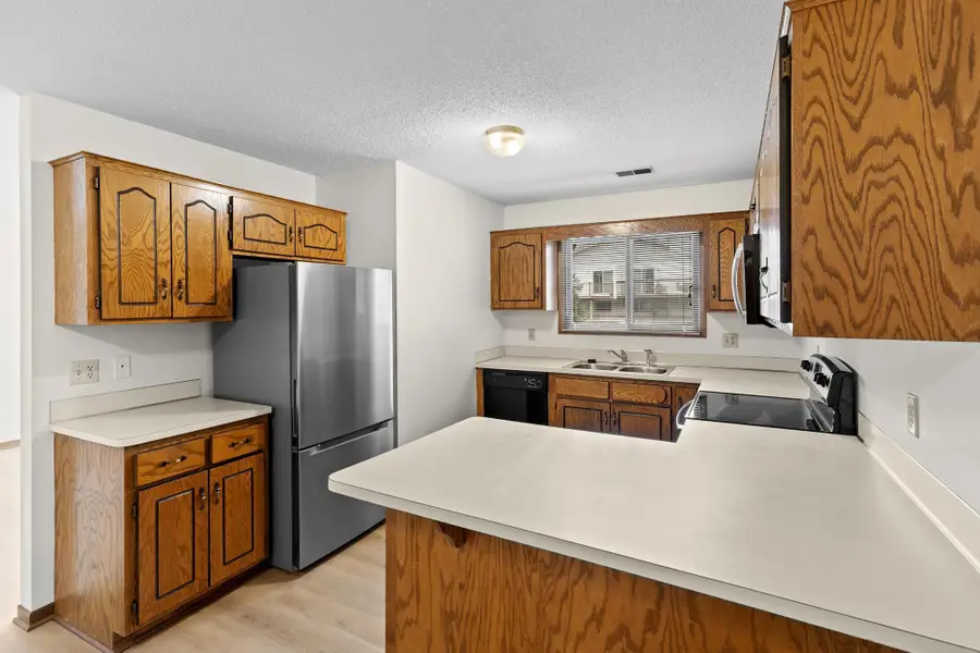 4277 Parkview Court, Vadnais Heights, MN 55127 - #2