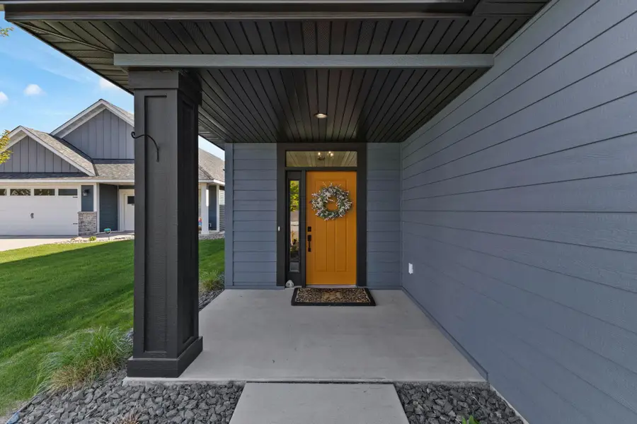 1060 109th Court Ne, Blaine, MN 55434 - #2