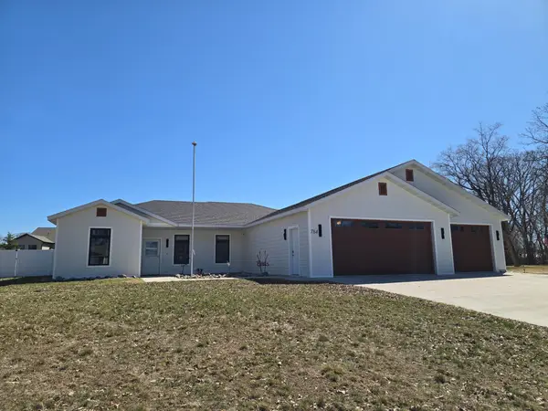 784 Lake Forest Circle, Detroit Lakes, MN 56501