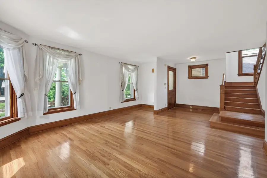 702 4th Street E, Saint Paul, MN 55106 - #2