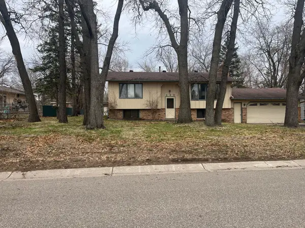 233 104th Avenue Nw, Coon Rapids, MN 55448