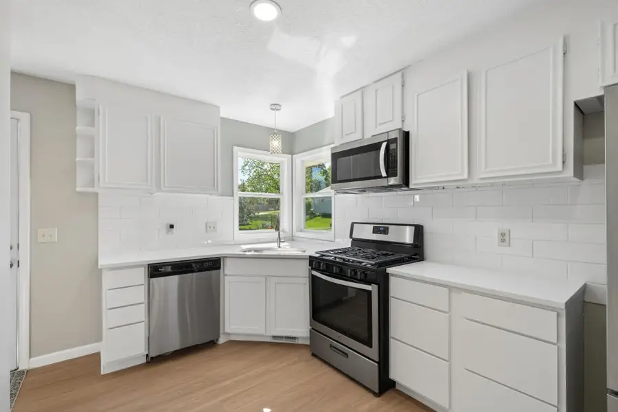 820 7th Avenue E, Shakopee, MN 55379 - #2