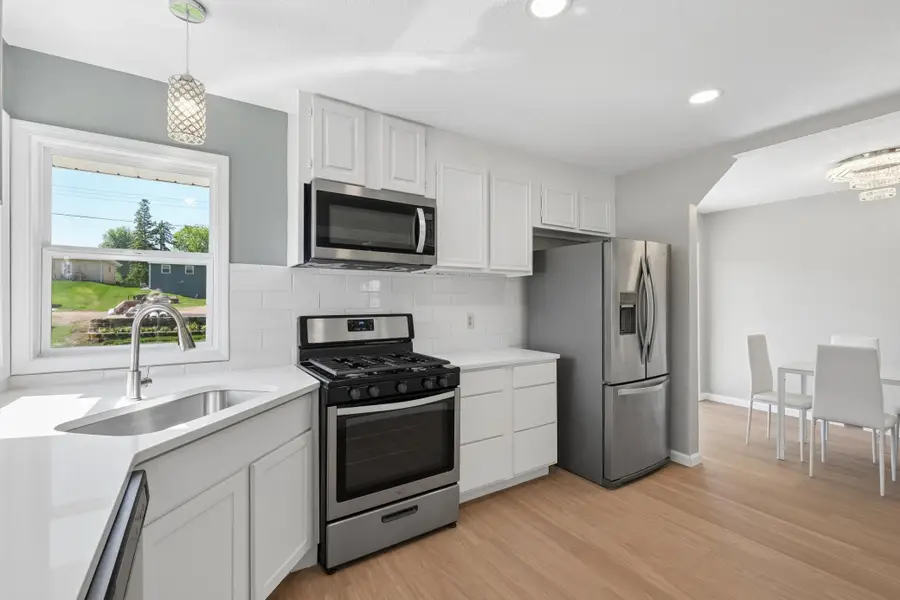 820 7th Avenue E, Shakopee, MN 55379 - #3