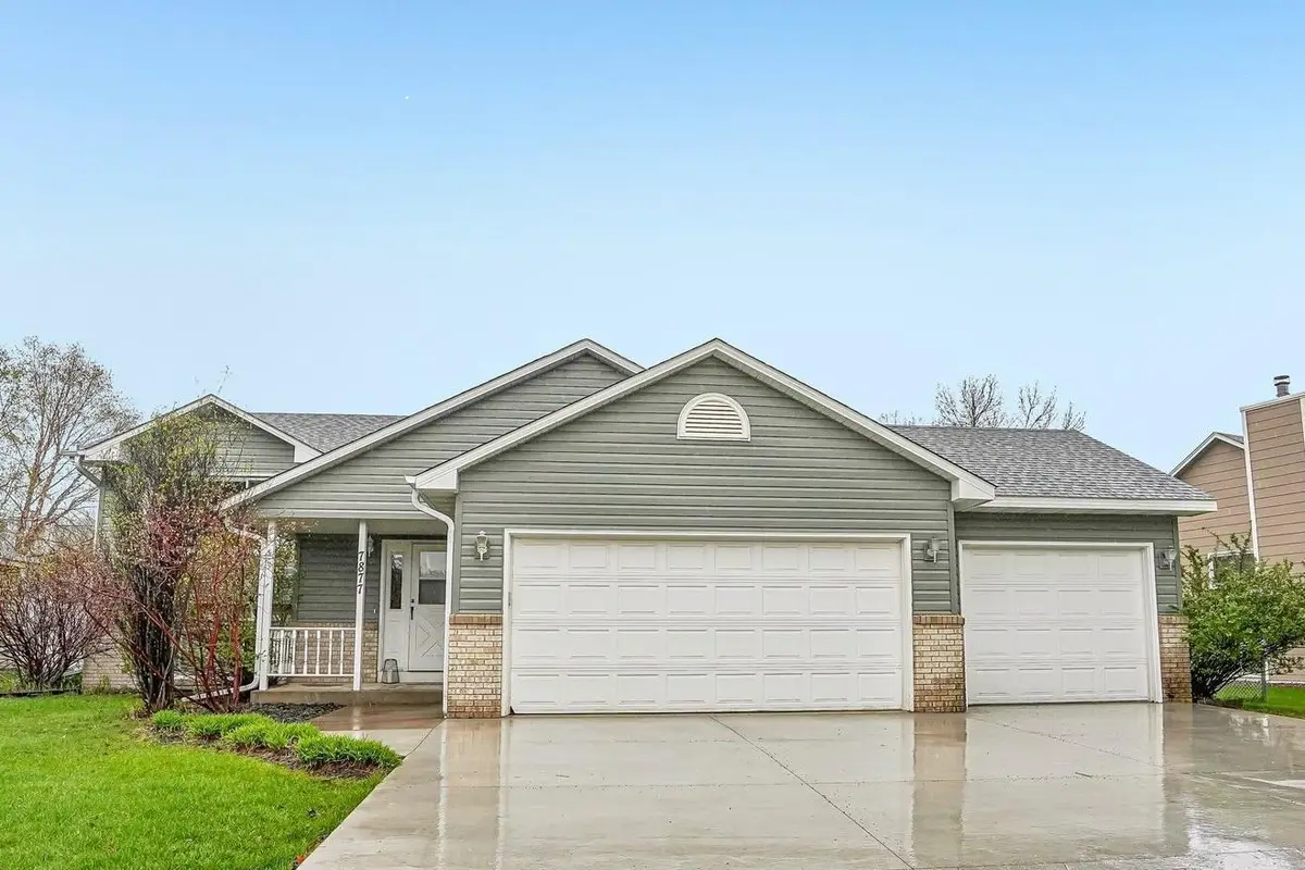 7877 18th Street N, Oakdale, MN 55128 - #1