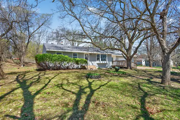 31 Demont Avenue E, Little Canada, MN 55117