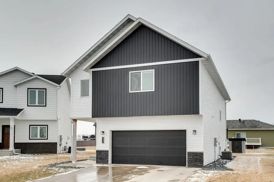 507 7th Street E, Horace, ND 58047 - #2