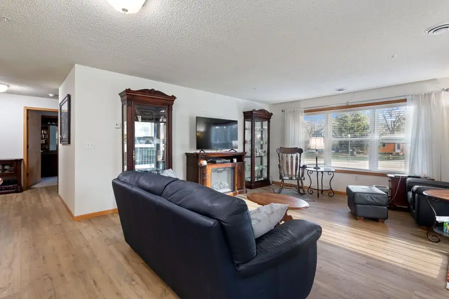 2231 Penn Place #201, North Saint Paul, MN 55109 - #3