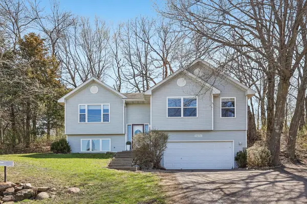 4275 Hanrehan Lake Boulevard, Savage, MN 55378