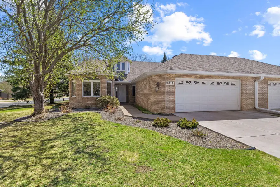 5619 Dunlap Avenue N, Shoreview, MN 55126 - #3