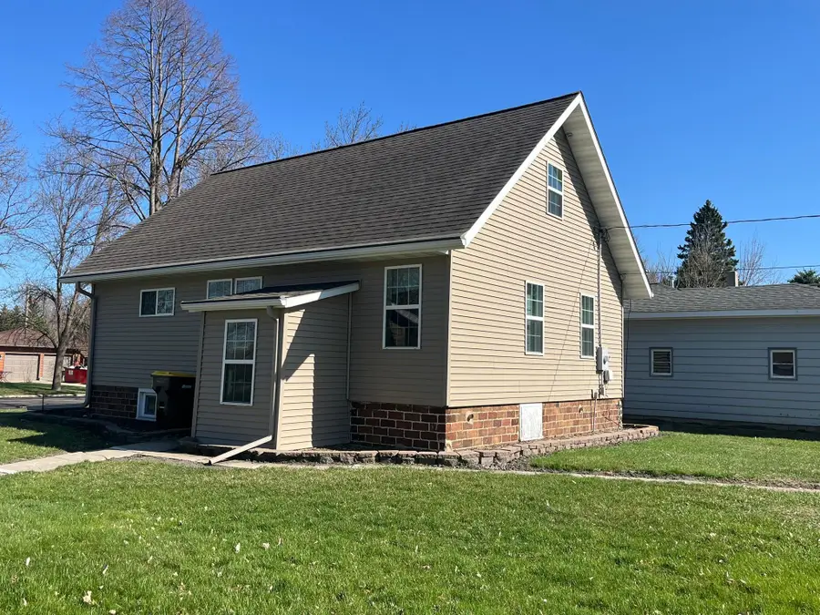 402 2nd Street Sw, Renville, MN 56284 - #2