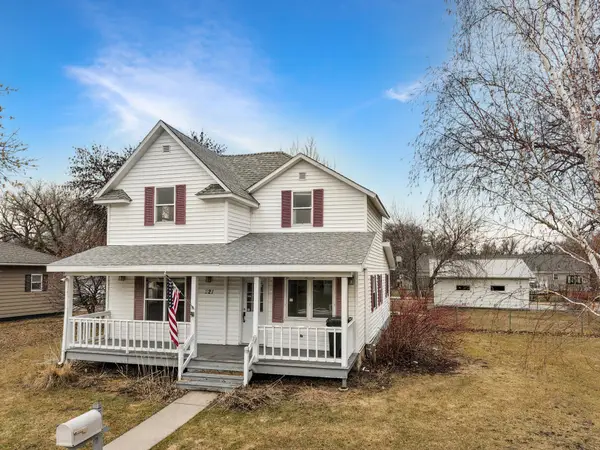 221 W Park Avenue, Warren, MN 56762