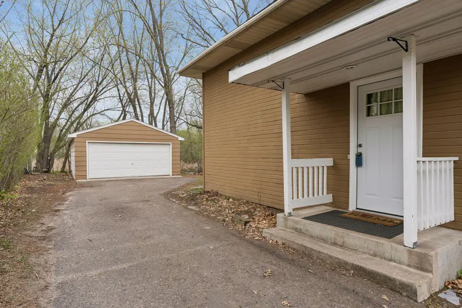 112 Mcgregor Avenue N, Mahtomedi, MN 55115 - #3