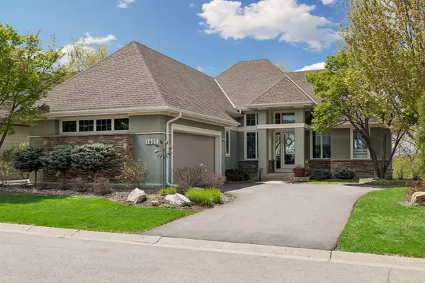 1405 Skyline Drive, Golden Valley, MN 55422