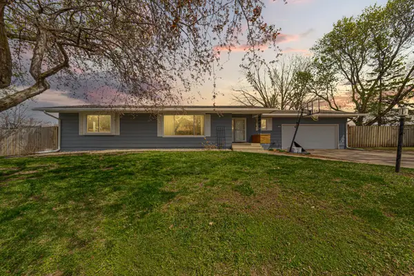 1201 Prairie Avenue Sw, Faribault, MN 55021