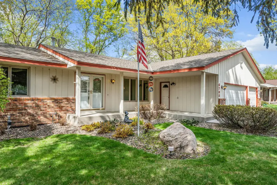 6708 W 82nd Street, Bloomington, MN 55438 - #2