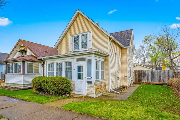 857 Rose Avenue E, Saint Paul, MN 55106