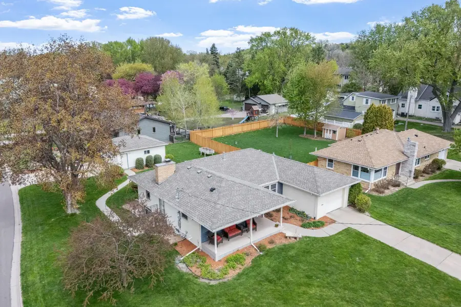 2601 30th Avenue Ne, Saint Anthony, MN 55418 - #3
