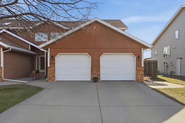 2414 26th Street S, Fargo, ND 58103