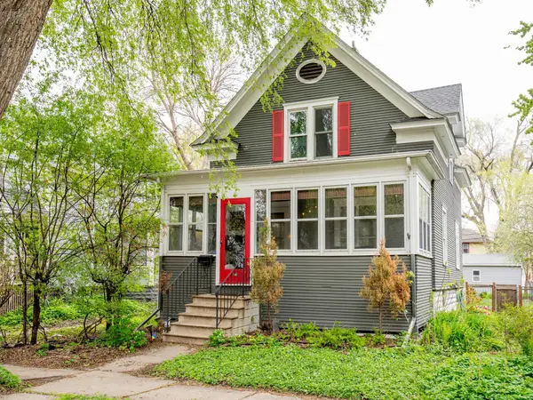 1068 24th Avenue Se, Minneapolis, MN 55414