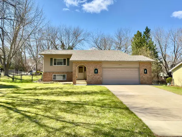 9351 Yucca Lane N, Maple Grove, MN 55369