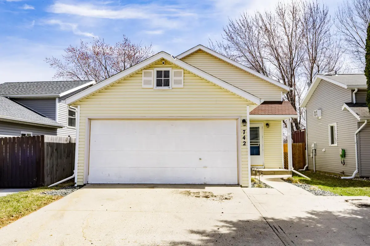 742 47 1/2 Street S, Fargo, ND 58103 - #1