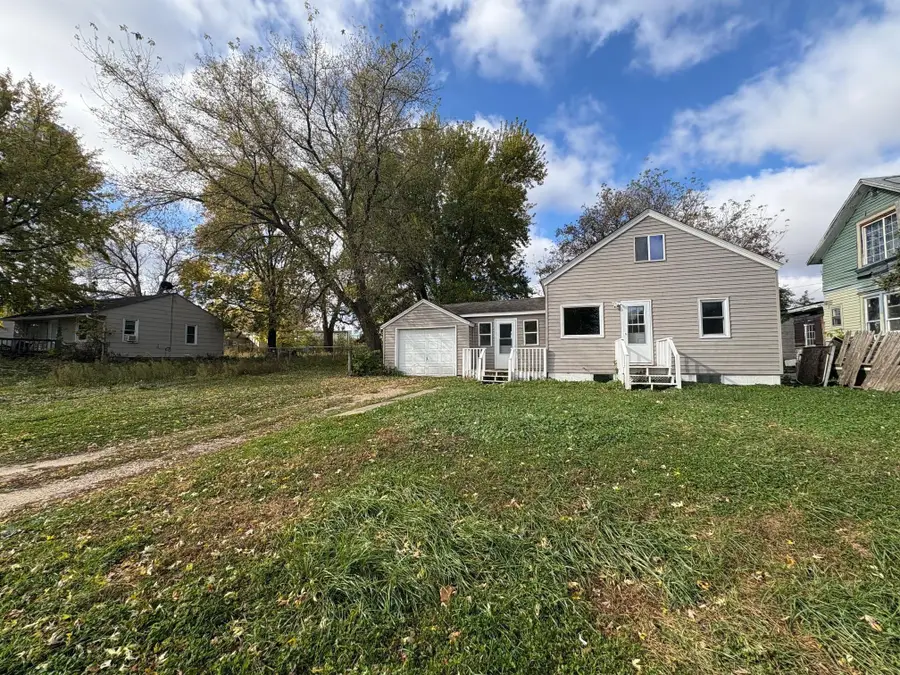 211 Clinton Street, Austin, MN 55912 - #2