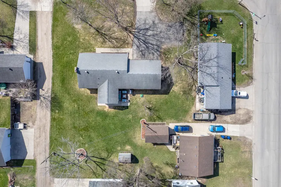 122 W Fir Avenue, Fergus Falls, MN 56537 - #3