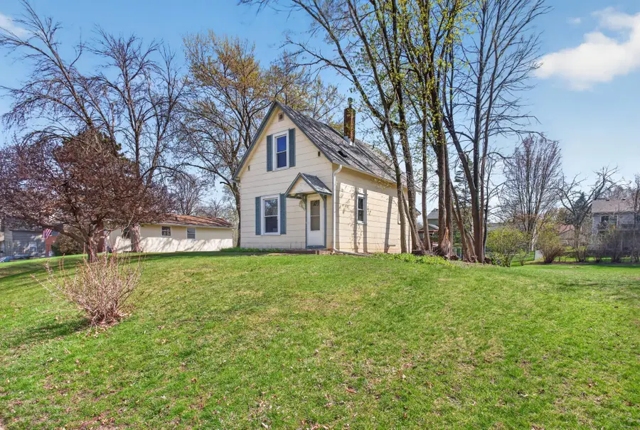 2470 South Avenue E, Saint Paul, MN 55109 - #2