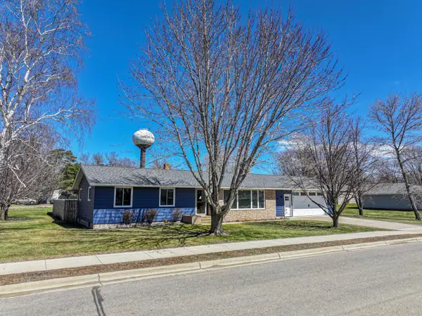 318 W Oak Street, Parkers Prairie, MN 56361