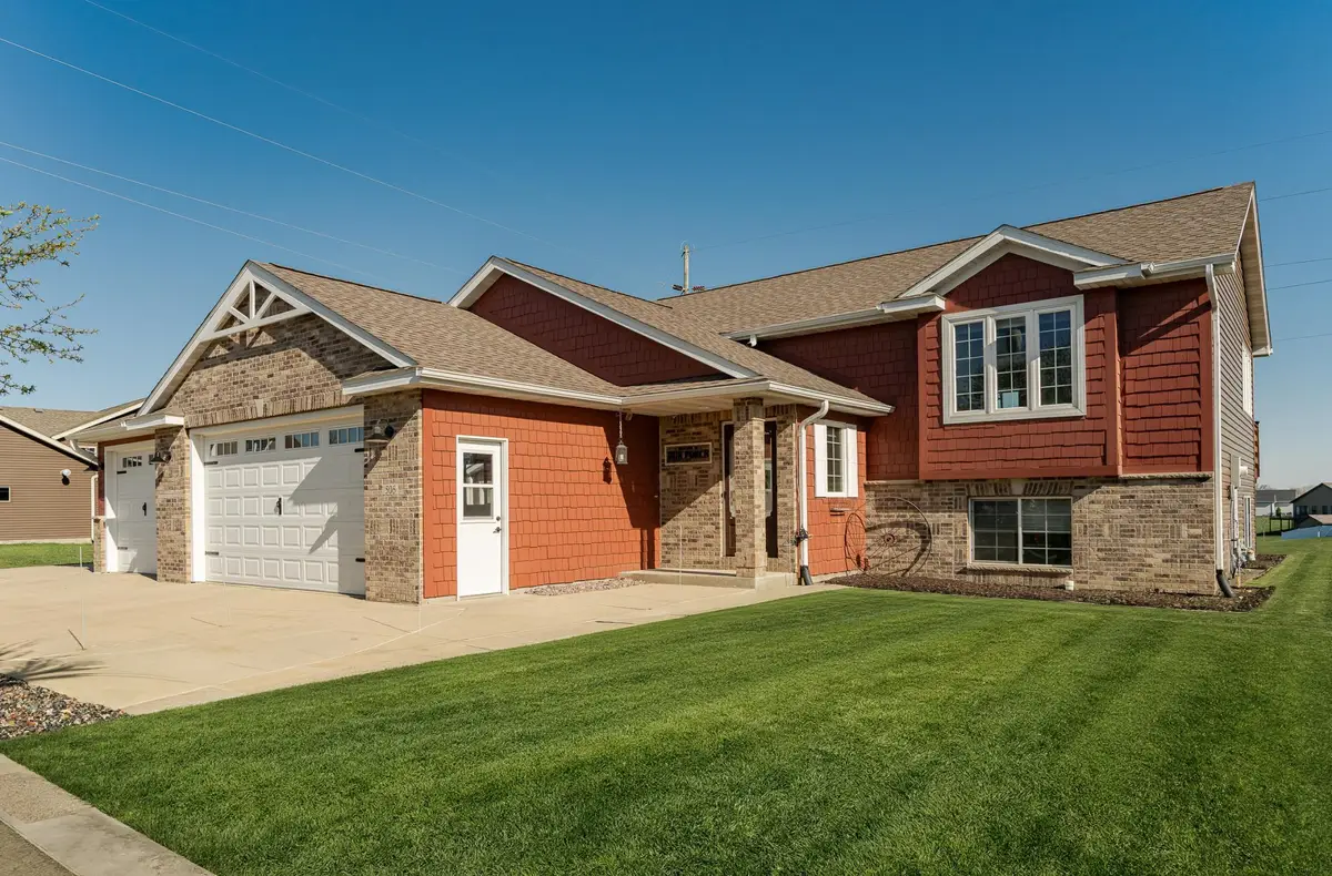 506 9th Street Nw, Dodge Center, MN 55927 - #1