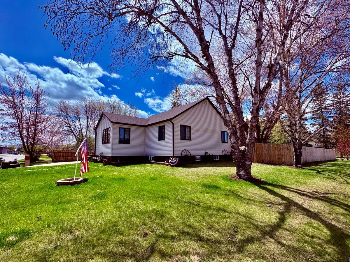 121 5th Avenue Nw, Baudette, MN 56623 - #1