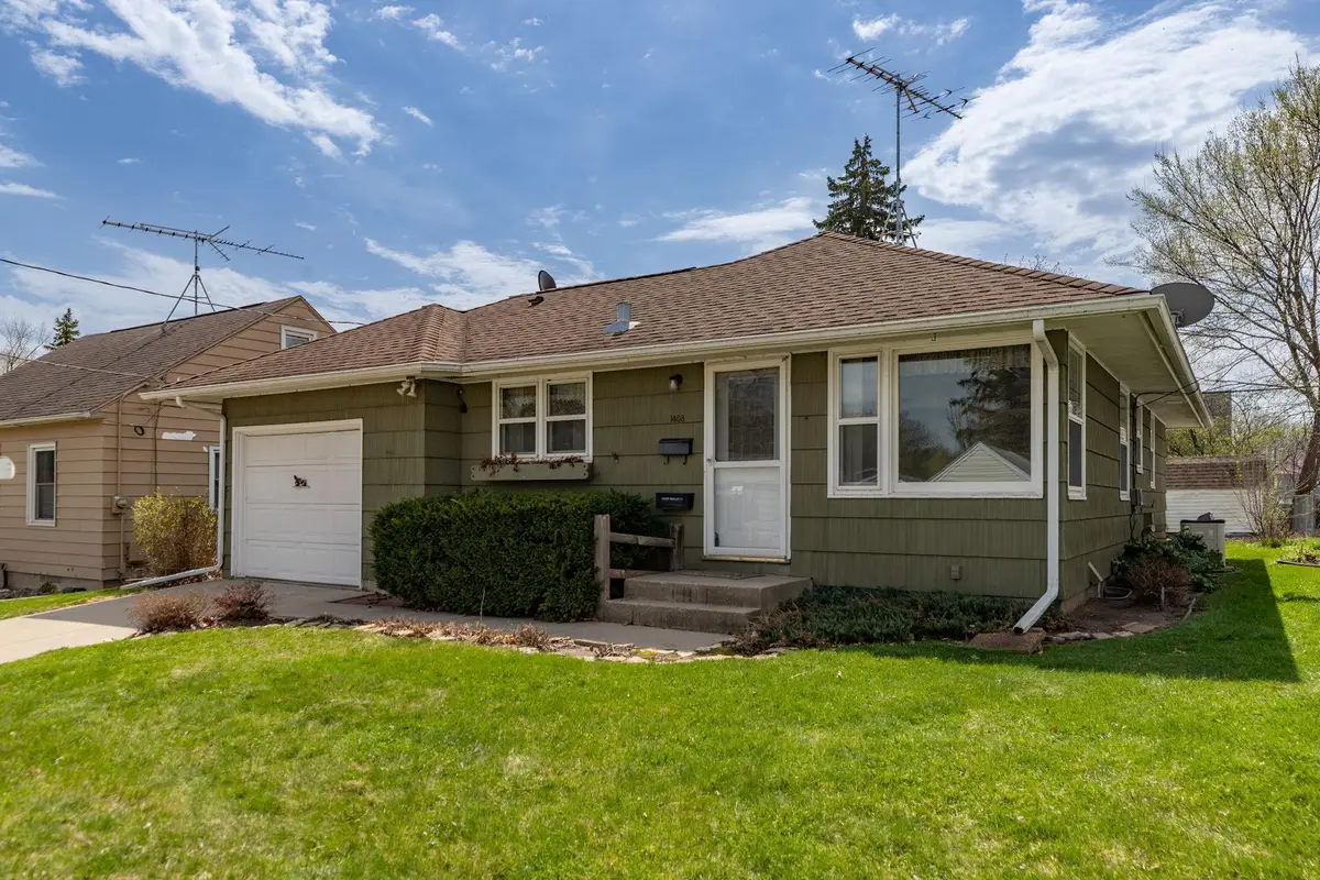 1408 4th Street Ne, Rochester, MN 55906 - #1