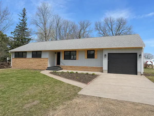 1458 Lookout Drive, North Mankato, MN 56003