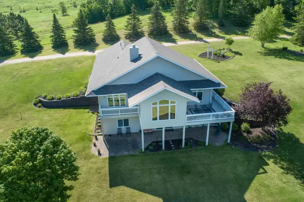 14124 E Eagle Lake Road, Battle Lake, MN 56515