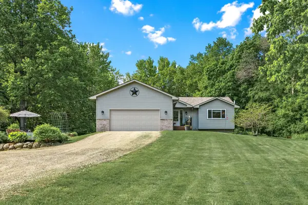 15595 Hidden Hollow Lane, New Prague, MN 56071