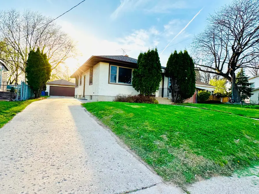 465 Ruth Street N, Saint Paul, MN 55119 - #2