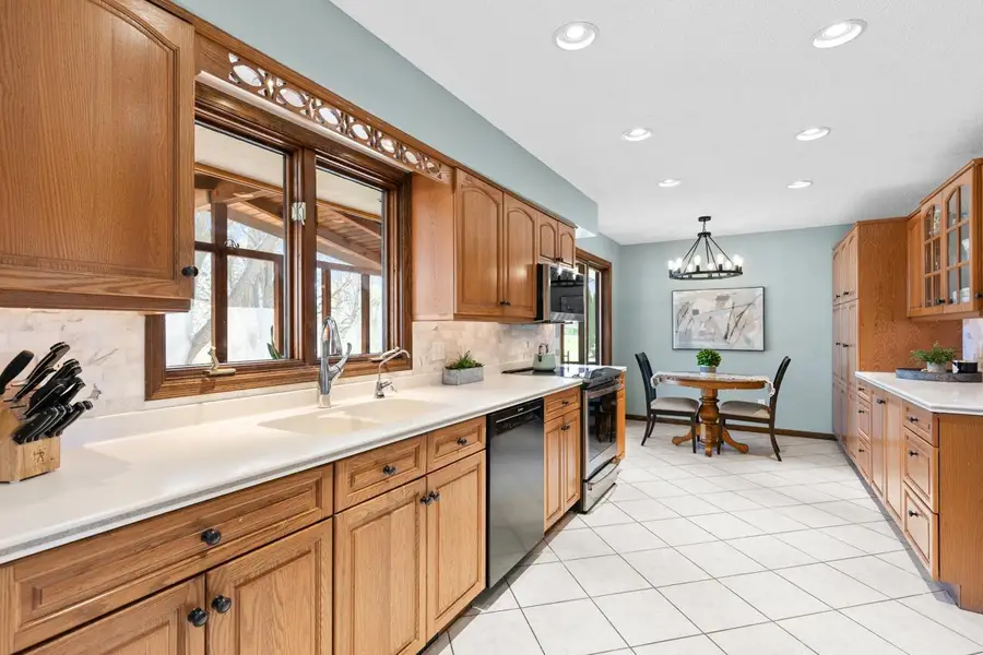 15372 Sandhill Circle, Eden Prairie, MN 55347 - #3