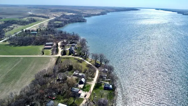 33780 Shady Oak Drive, Clinton, MN 56225