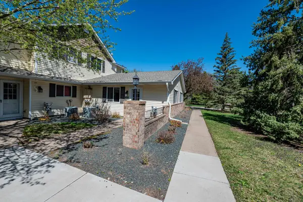 7552 15th Street Lane N, Oakdale, MN 55128