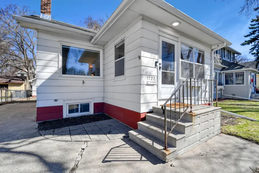 1127 8th Avenue S, Fargo, ND 58103 - #2