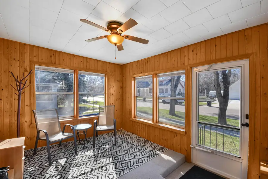 1127 8th Avenue S, Fargo, ND 58103 - #3