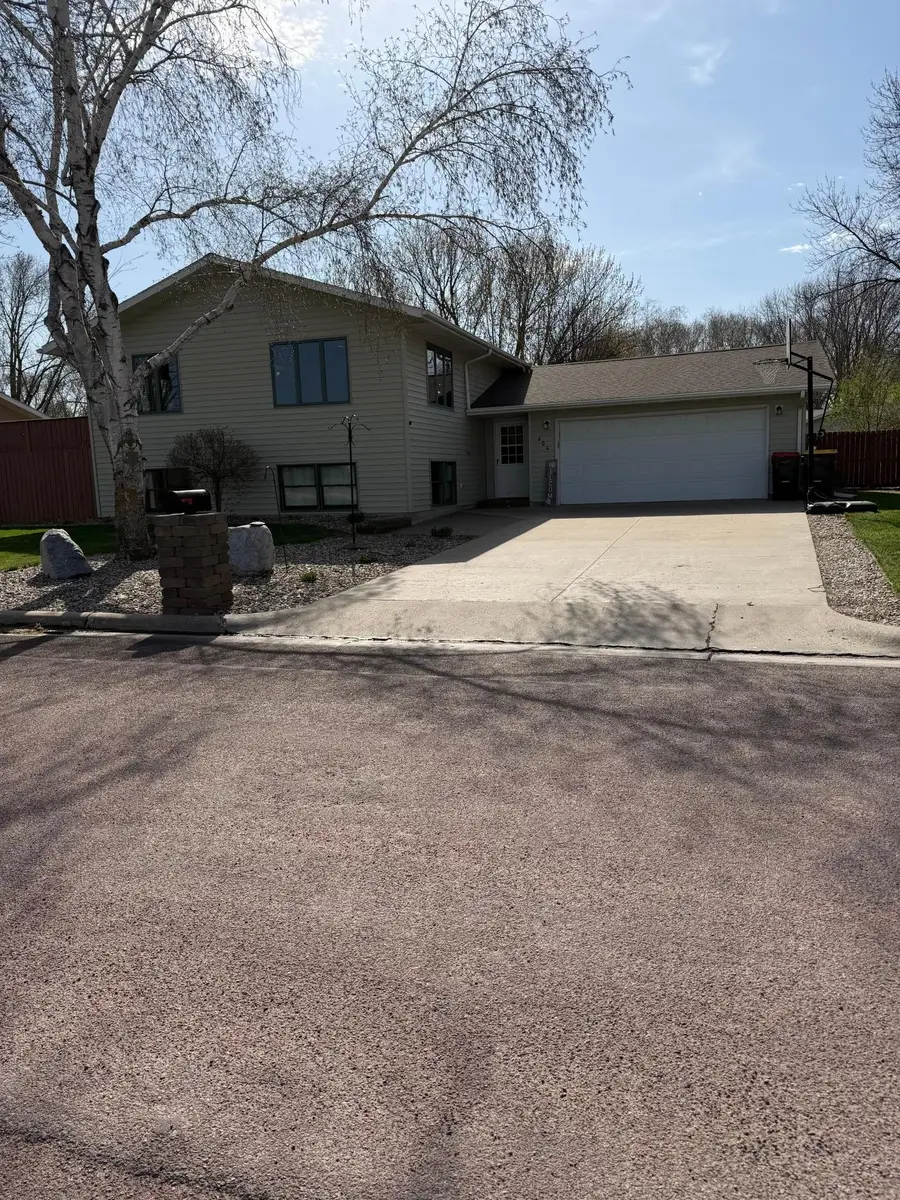 604 S Dekalb Street, Redwood Falls, MN 56283 - #2