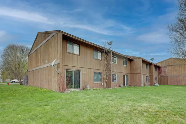 987 11th Avenue Sw, Forest Lake, MN 55025
