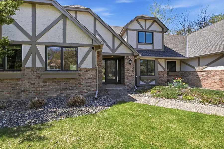 1316 Summit Oaks Drive, Burnsville, MN 55337 - #3