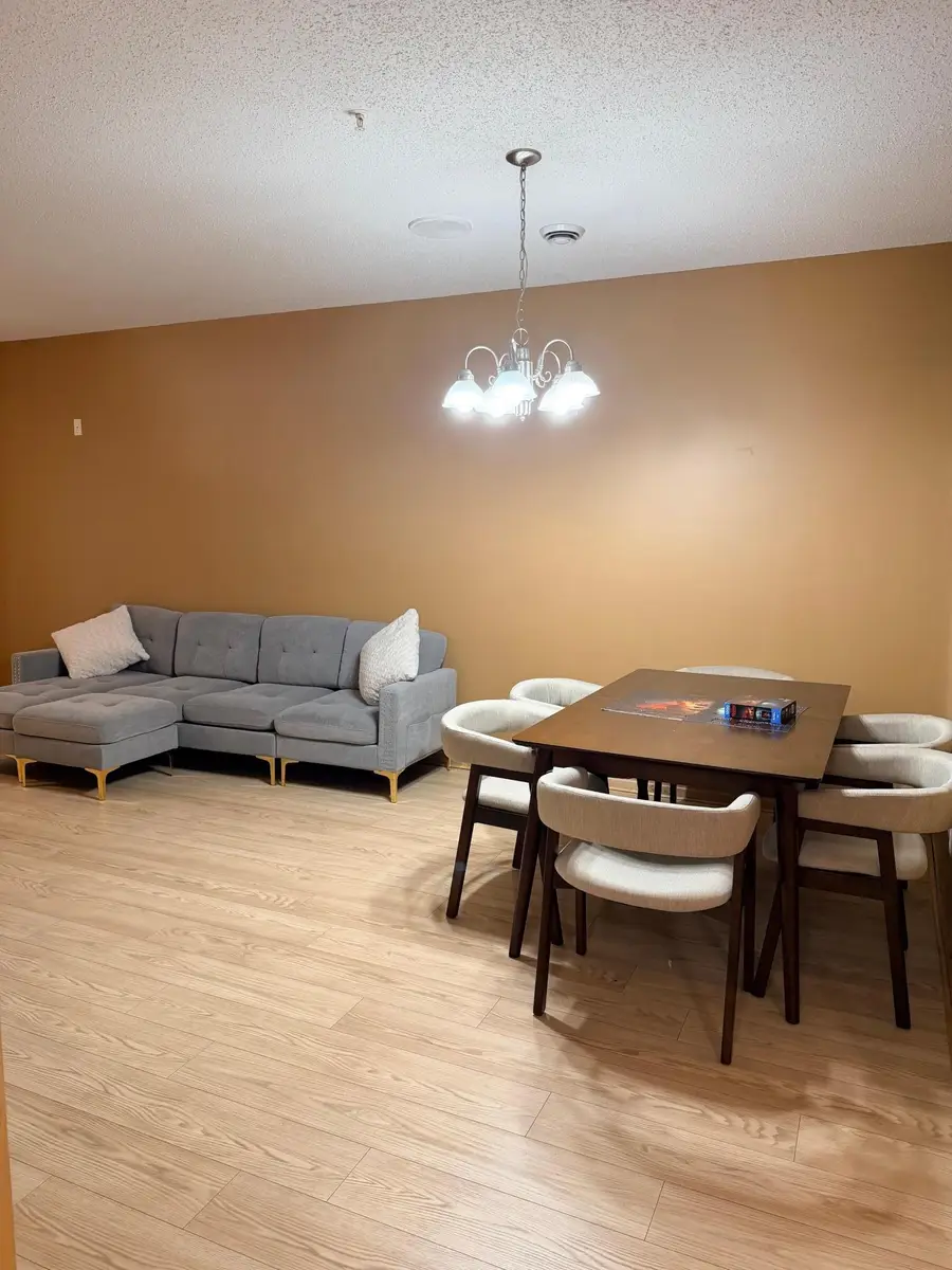 3049 Chamberlain Street N #6, Maplewood, MN 55109 - #3
