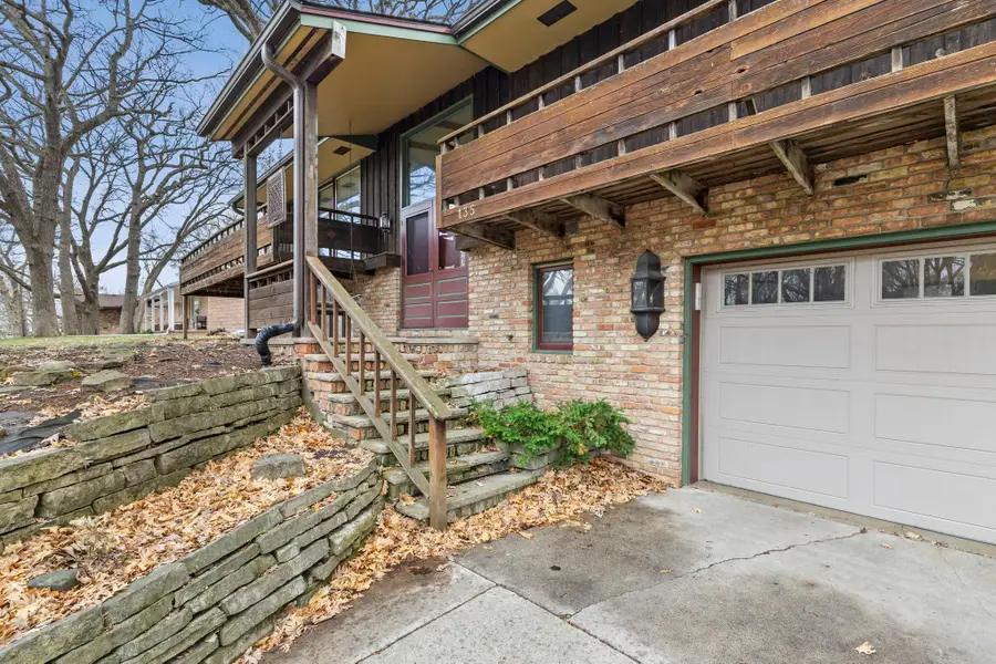 135 Hampshire Avenue N, Golden Valley, MN 55427 - #2