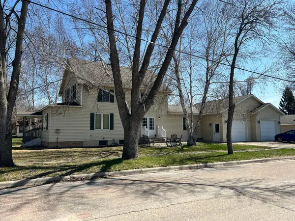 324 E Snelling Avenue, Appleton, MN 56208