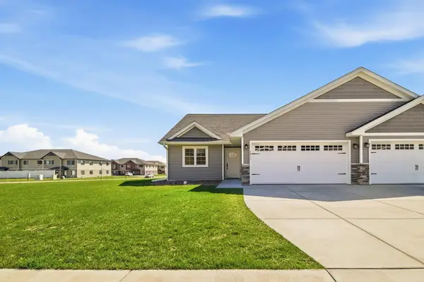 4911 Field Crest Lane, Eau Claire, WI 54701