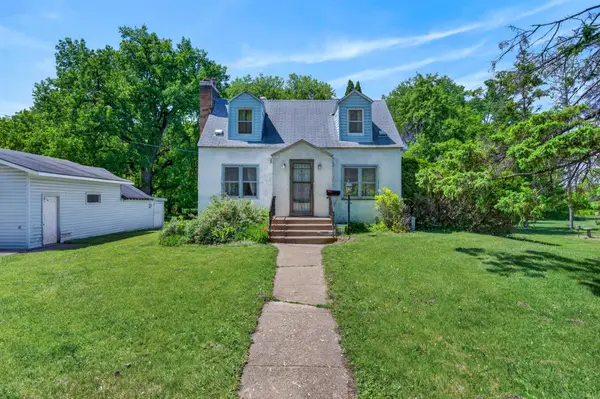 4025 Clover Avenue, Vadnais Heights, MN 55127