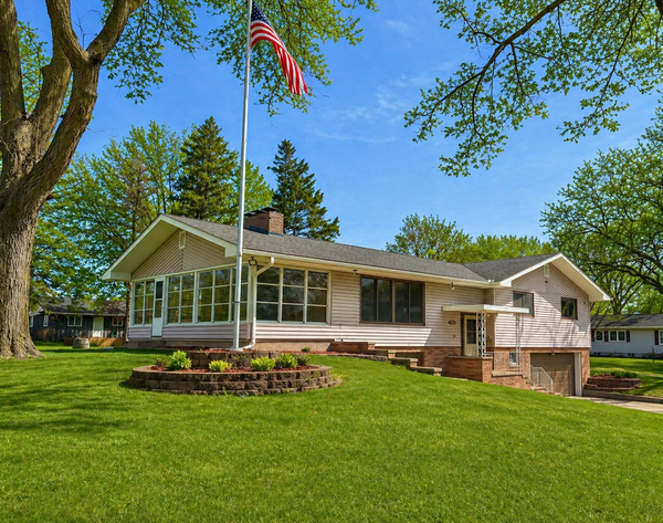 303 3rd Avenue Sw, Medford, MN 55049
